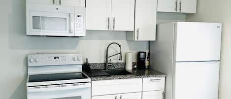 Cookware/dishes/utensils