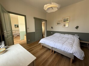 3 Schlafzimmer, Bügeleisen/Bügelbrett, WLAN, Bettwäsche
