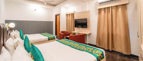 Deluxe Double Room | Iron/ironing board