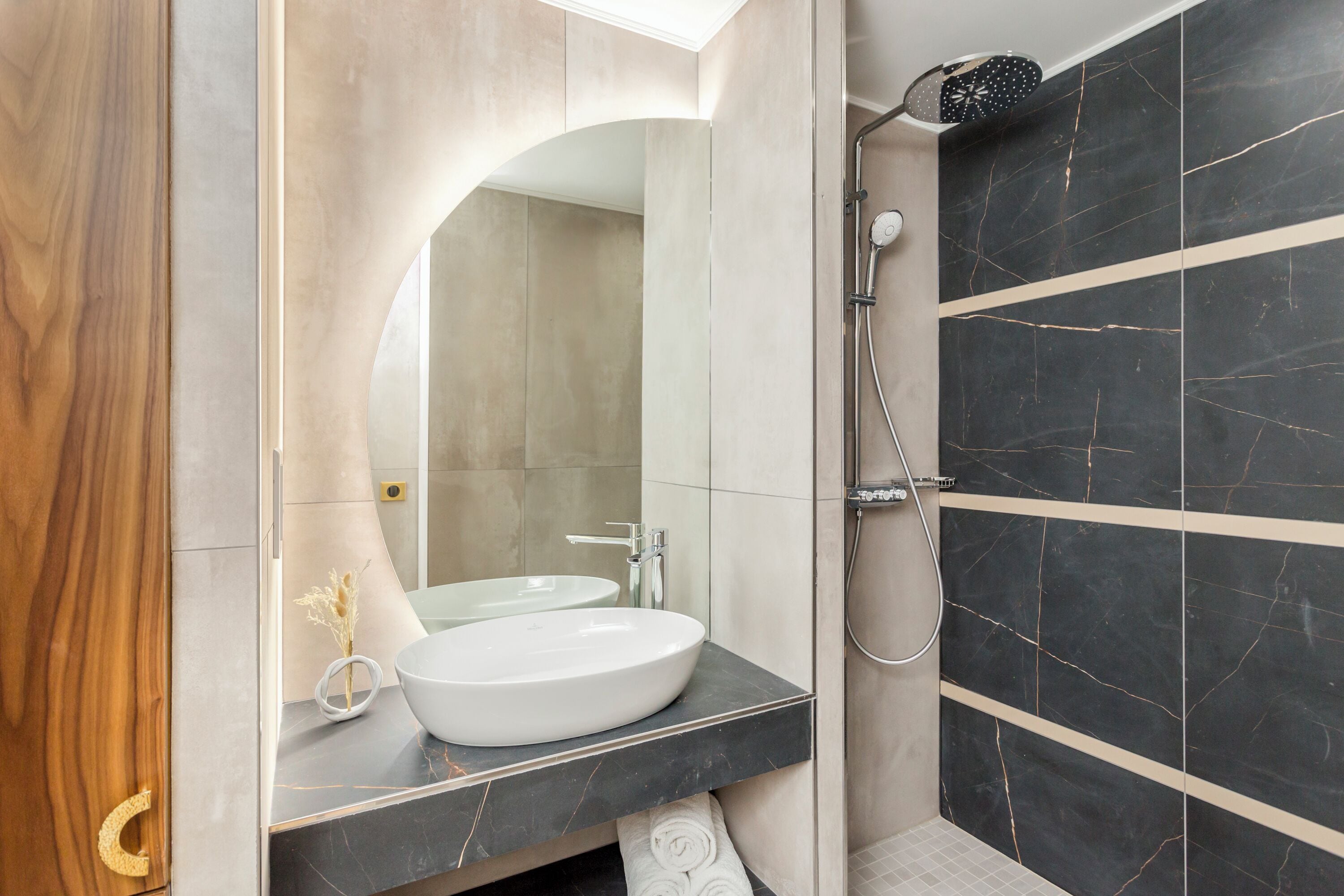 Apartment, City View | Bathroom | Rainfall showerhead, eco-friendly toiletries, hair dryer, towels