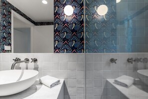 Towels, soap, shampoo, toilet paper