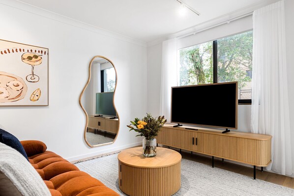 TV - Bianca's- Stunning, Stylish & Steps from the Beach (Byron Bay)