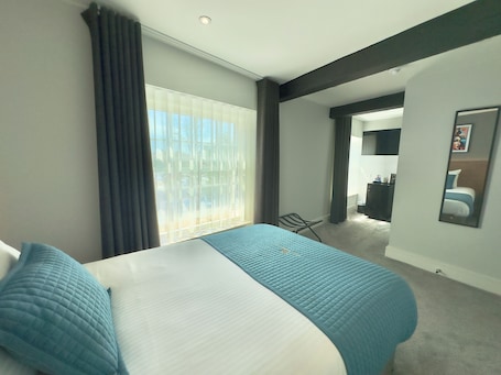 Cortinas blackout y sistema de insonorización . The Abbots Boutique Hotel