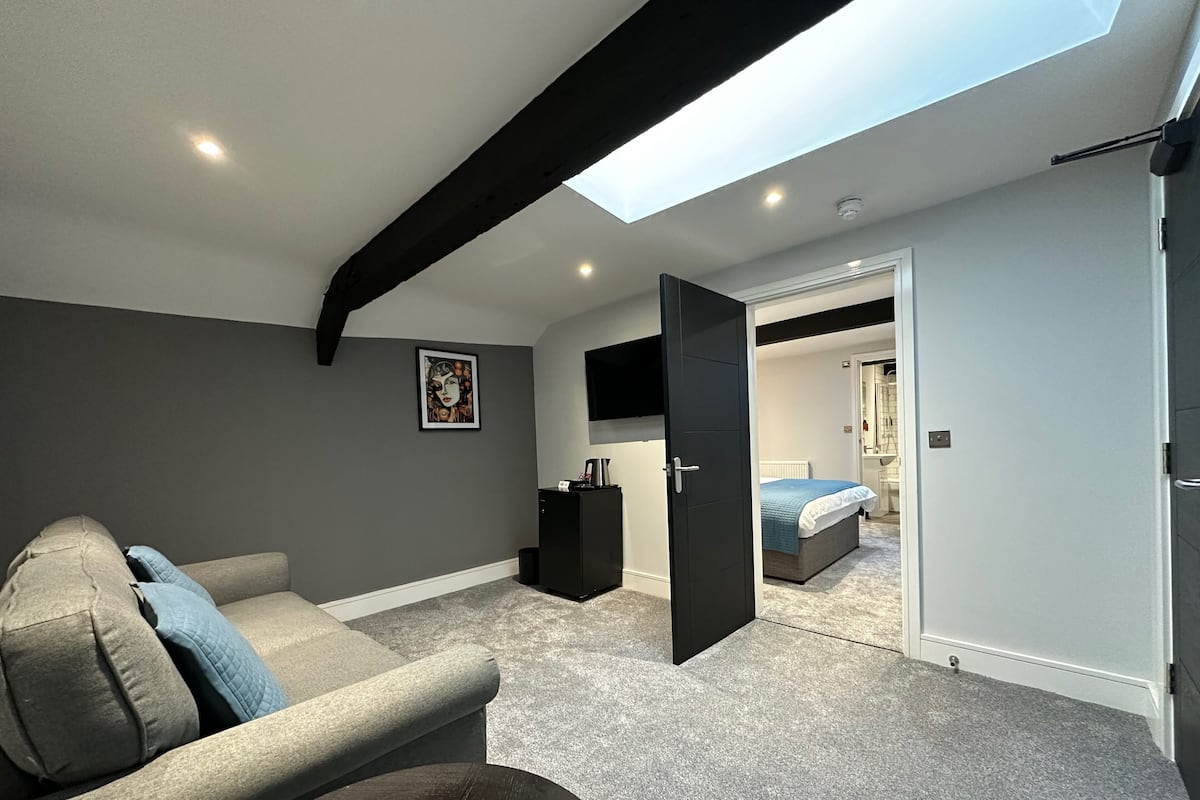 Junior Suite | Blackout curtains, soundproofing, iron/ironing board, free WiFi