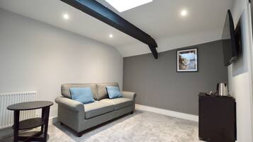 Junior Suite | Blackout curtains, soundproofing, iron/ironing board, free WiFi