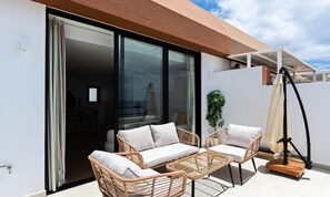 Terrace/patio - Luxury Beach Views 2BR House - Private Parking (Arrecife)