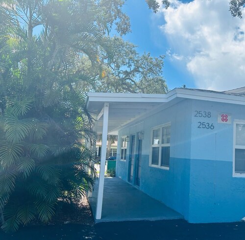 2538 Chic Studio Near Art District