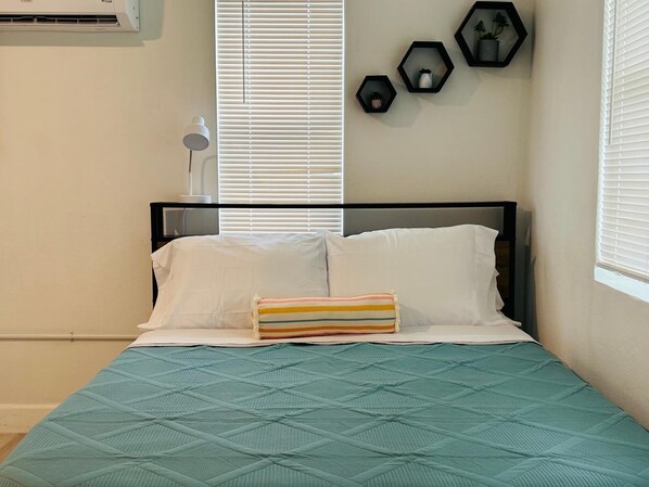 1 bedroom, WiFi, bed sheets