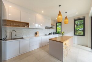 Basic Villa, Patio, Garden View | Private kitchen