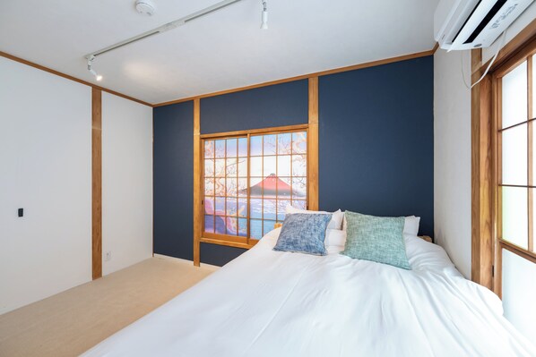 2 habitaciones, tabla de planchar con plancha, wifi y ropa de cama 