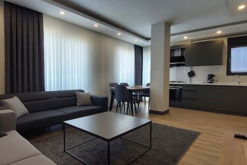 New Flat&Large Living Space(4) Close to Lara Beach