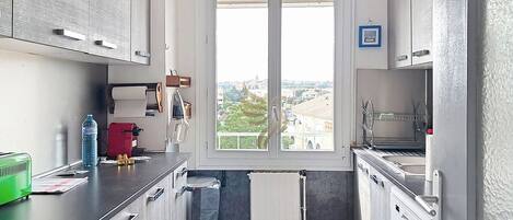 Frigorifero, microonde, forno, lavastoviglie