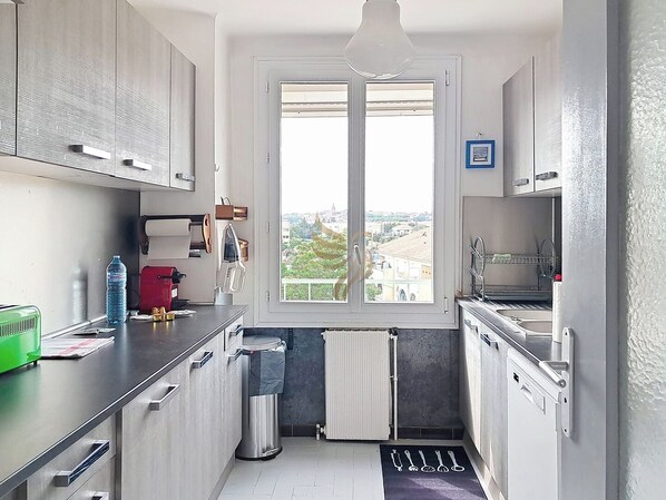 Fridge, microwave, oven, dishwasher