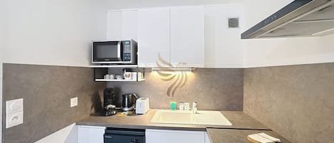 Refrigerador, microondas, horno y lavavajillas