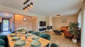 Dining - Villa Tia by Villas Guide (Karlovac)