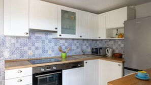 Fridge, microwave, oven, dishwasher