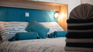 Iron/ironing board, free WiFi, bed sheets