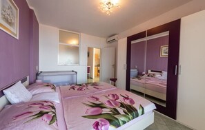 2 chambres, fer et planche à repasser, Wi-Fi gratuit, draps fournis
