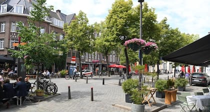 A Place - Leeuwenstraat 20