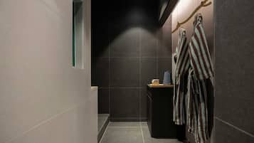 Schreibtisch, Verdunkelungsvorhänge, schallisolierte Zimmer