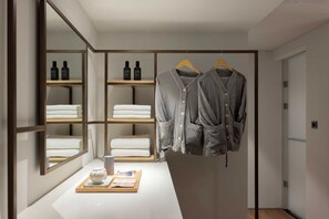 Standard double with spa | Desk, blackout curtains, soundproofing, free WiFi - Ondo Hotel and Spa Jongro By Aank (Seoul)