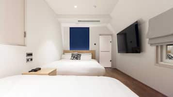 Superior Twin Room (4 people) | 办公桌、遮光窗帘、隔音、免费 WiFi