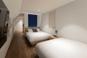 Escritorio, cortinas blackout, sistema de insonorización y wifi gratis 