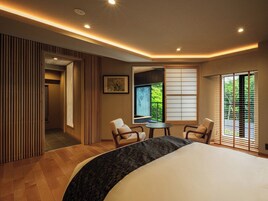 Comfort Double Room | Premium bedding, down comforters, WiFi (free), individually decorated