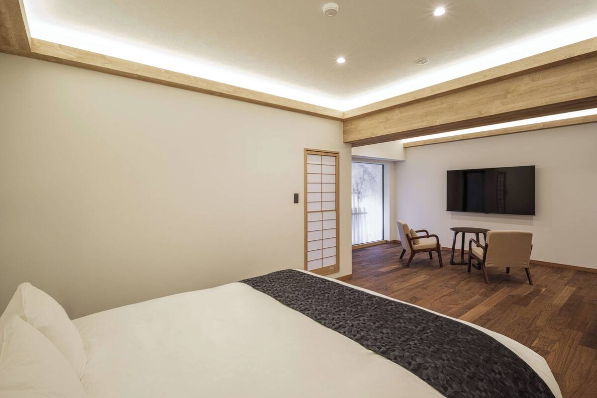 Superior tweepersoonskamer | Luxe beddengoed, donsdekens, gratis wifi, individueel gedecoreerd
