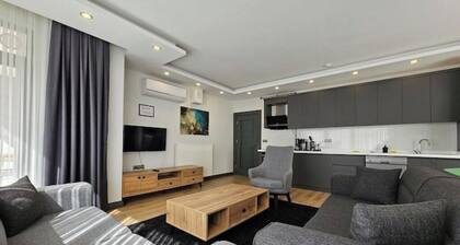 New Flat&Large Living Space(2-1) Near Lara Beach