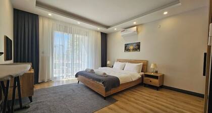 New Flat&Large Living Space(2-1) Near Lara Beach
