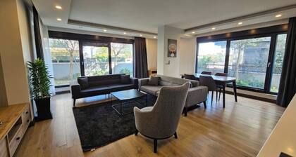 New Flat&Large Living Space(2-2) Near Lara Beach