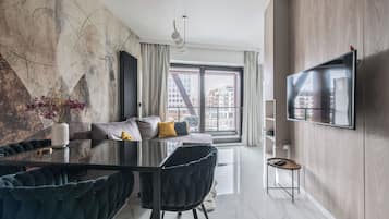 Studio (104) | Essbereich im Zimmer
