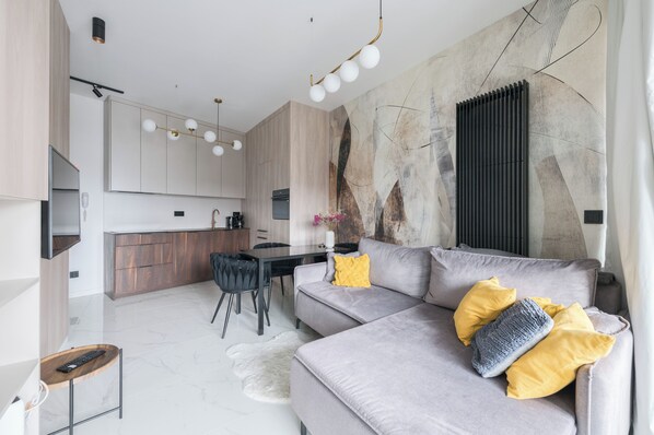 Estudio (104) | Área de sala de estar | Televisión de pantalla plana 