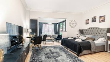 Apartament (106) | Wohnbereich | Flachbildfernseher