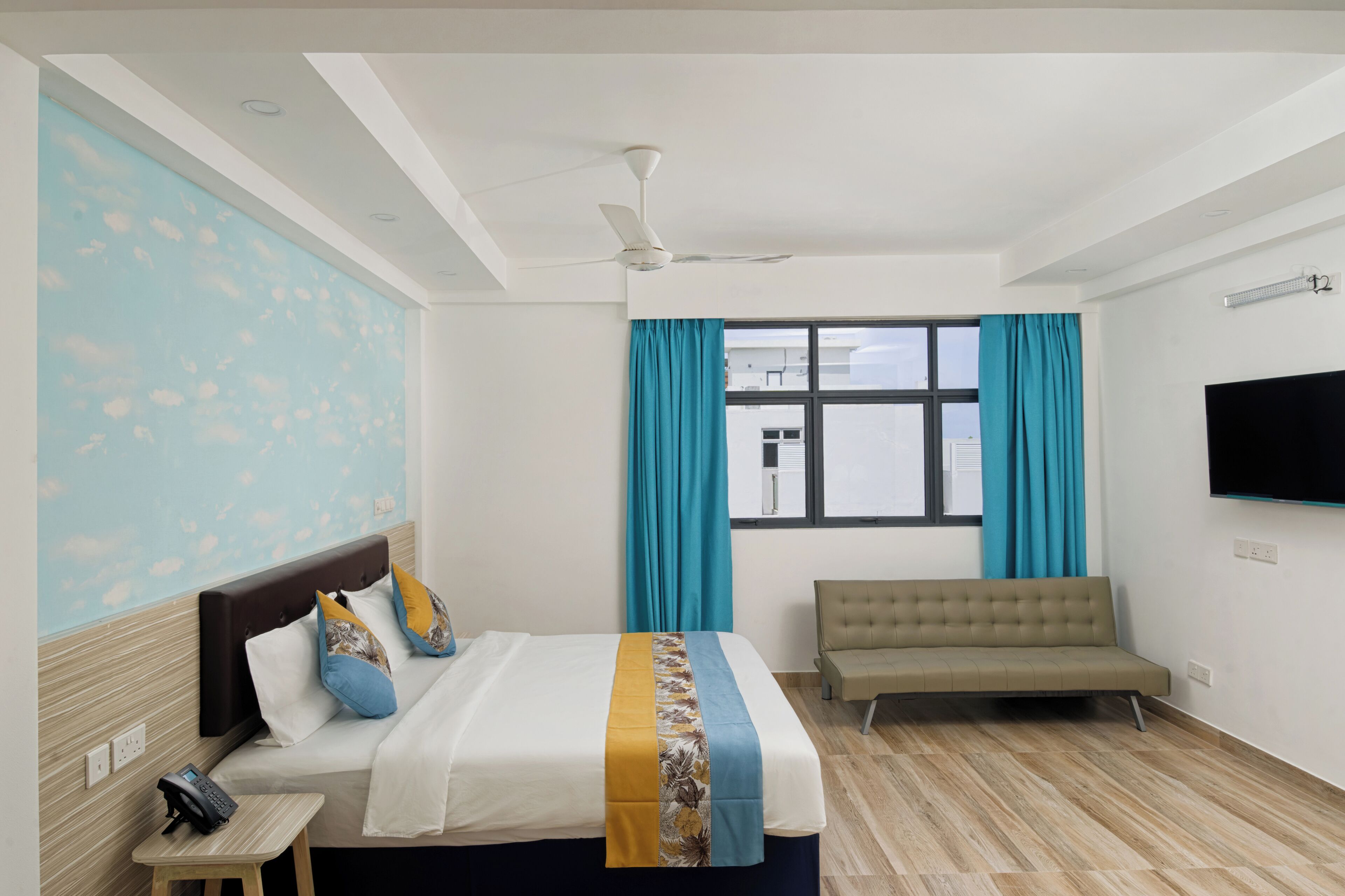 Suite Junior | Coffres-forts dans les chambres, bureau