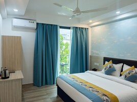 In-room safe, desk, laptop workspace, blackout drapes