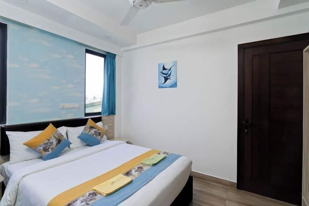 In-room safe, desk, laptop workspace, blackout curtains