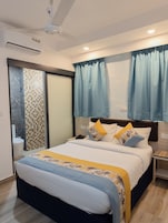 In-room safe, desk, laptop workspace, blackout drapes