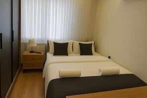 3 chambres, fer et planche à repasser, Wi-Fi gratuit, draps fournis