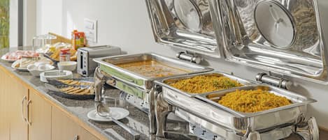 Desayuno buffet incluido todos los días