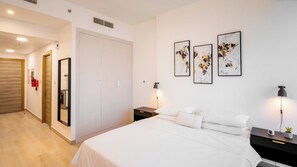 1 dormitorio, tabla de planchar con plancha, wifi