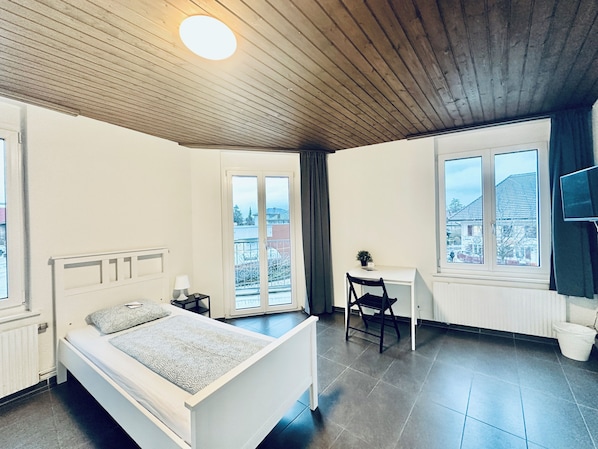 Einzelzimmer mit Allgemeinbad - ZIMMERzuVERMIETEN.ch Lengnau BE (Lengnau)