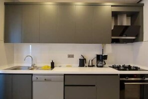 Microwave, oven, stovetop, dishwasher - New Flat&Large Living Space(2-4) Near Lara Beach (Muratpaşa/Antalya)