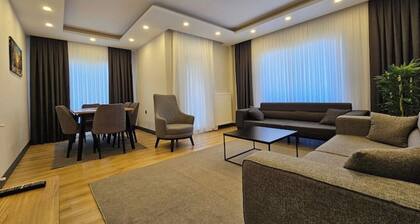 New Flat&Large Living Space(2-4) Near Lara Beach