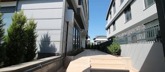 New Flat&Large Living Space(2-5) Near Lara Beach