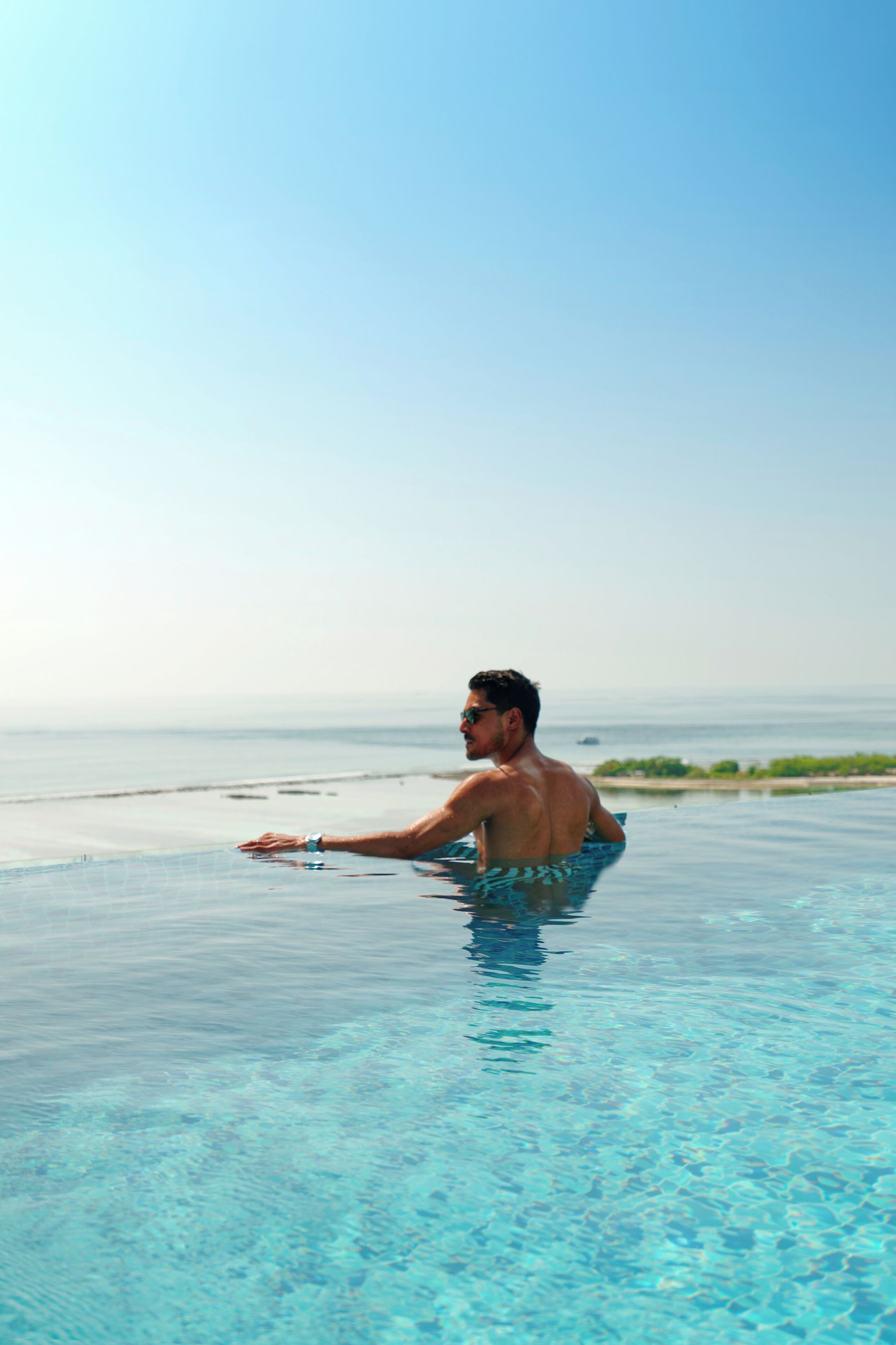 3 outdoor pools, open 7:00 AM to 9:00 PM, pool umbrellas, sun loungers