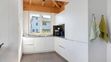 KĂŒhlschrank, Mikrowelle, Ofen, Herdplatte