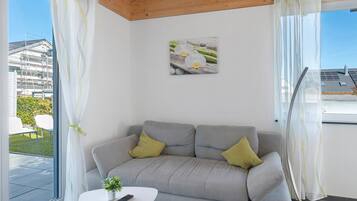 Fernseher, Tischtennisplatte