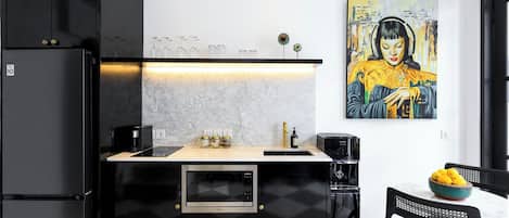 Vila romântica, 1 cama King, para não fumantes | Cozinha privada | Micro-ondas, cafeteira/chaleira, chaleira elétrica